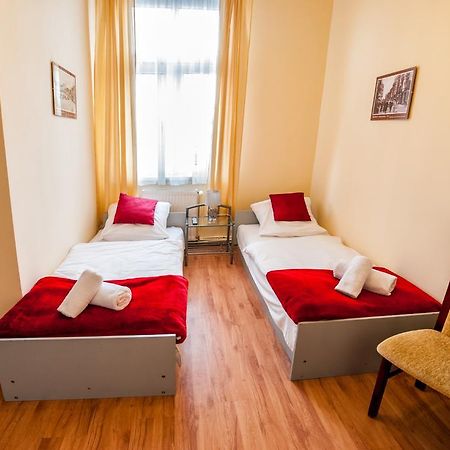 אינוברוקלאוו Lew Hostel מראה חיצוני תמונה