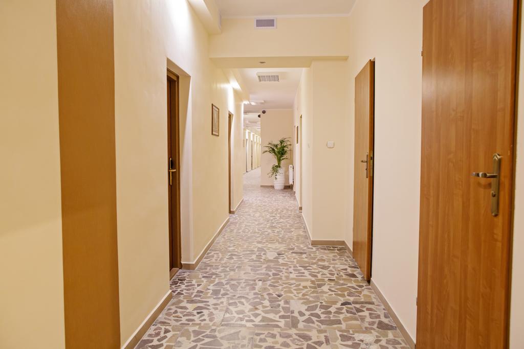 אינוברוקלאוו Lew Hostel מראה חיצוני תמונה