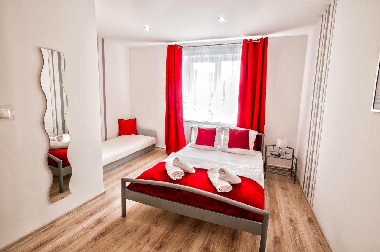 אינוברוקלאוו Lew Hostel מראה חיצוני תמונה